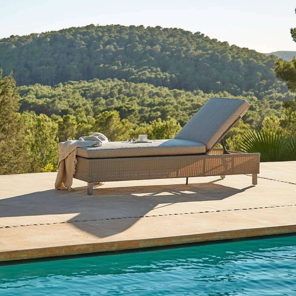 Sun Loungers and Deck Chairs