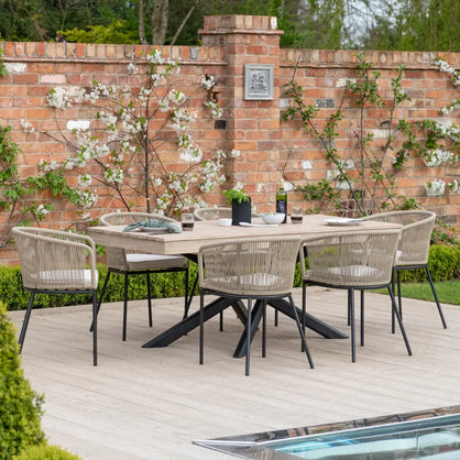 Amelia Outdoor