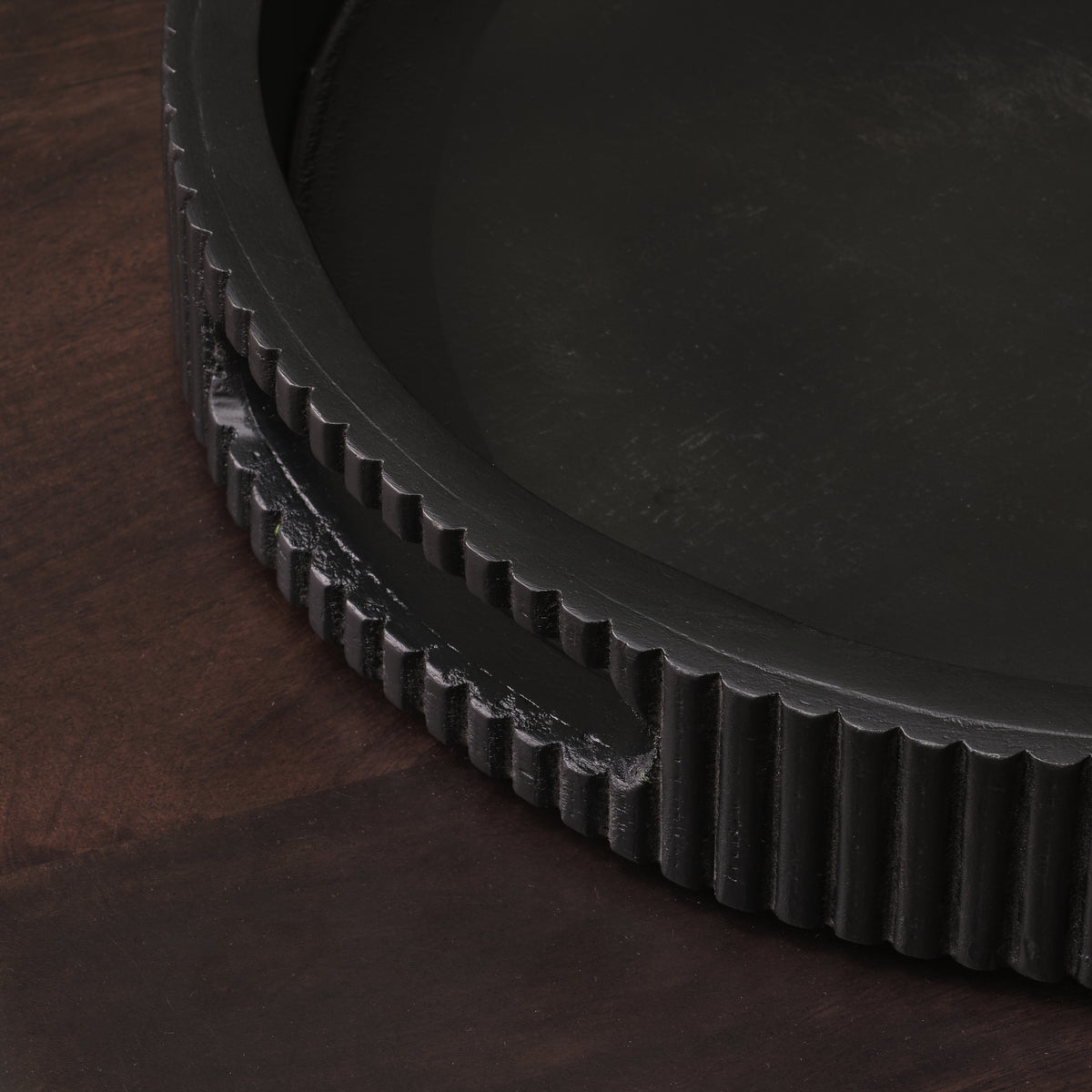 Jade 35cm Round Ribbed Tray - Jet Black Mango Wood - Laura James 