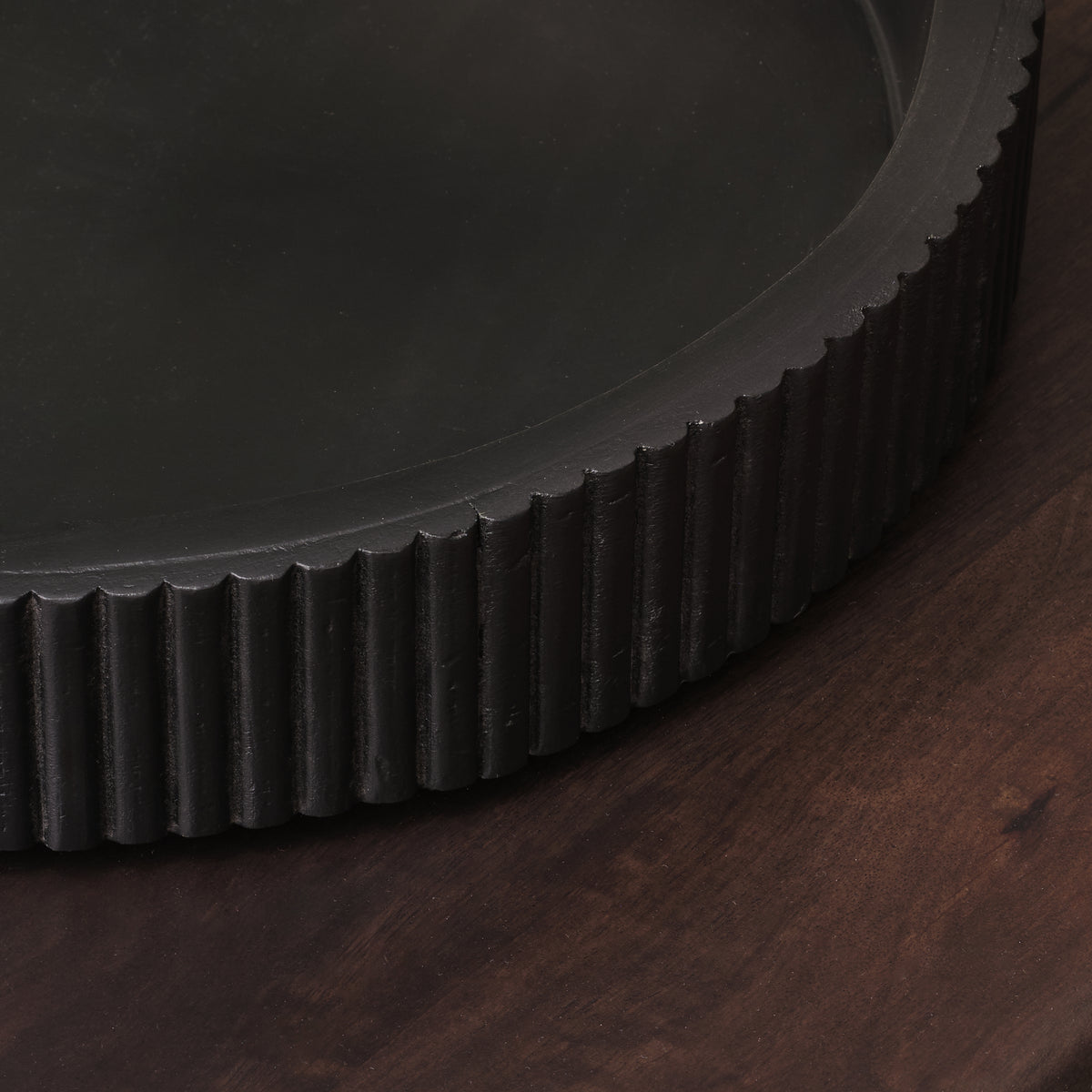 Jade 35cm Round Ribbed Tray - Jet Black Mango Wood - Laura James 
