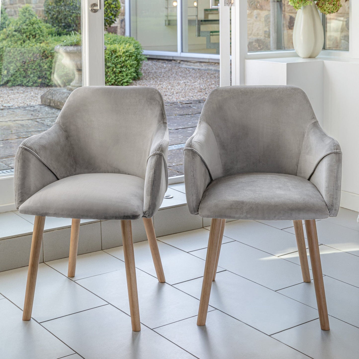 Amelia Whitewash Dining Table Set - 6 Seater - Freya Grey Carver Chairs - Whitewash Oak Legs