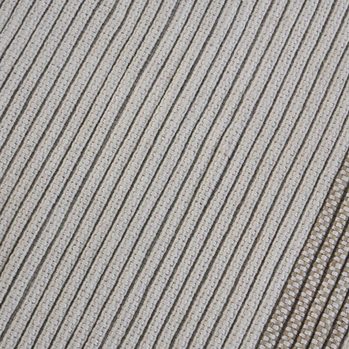 Eluru 200x290cm PET Rug - Off White & Clay