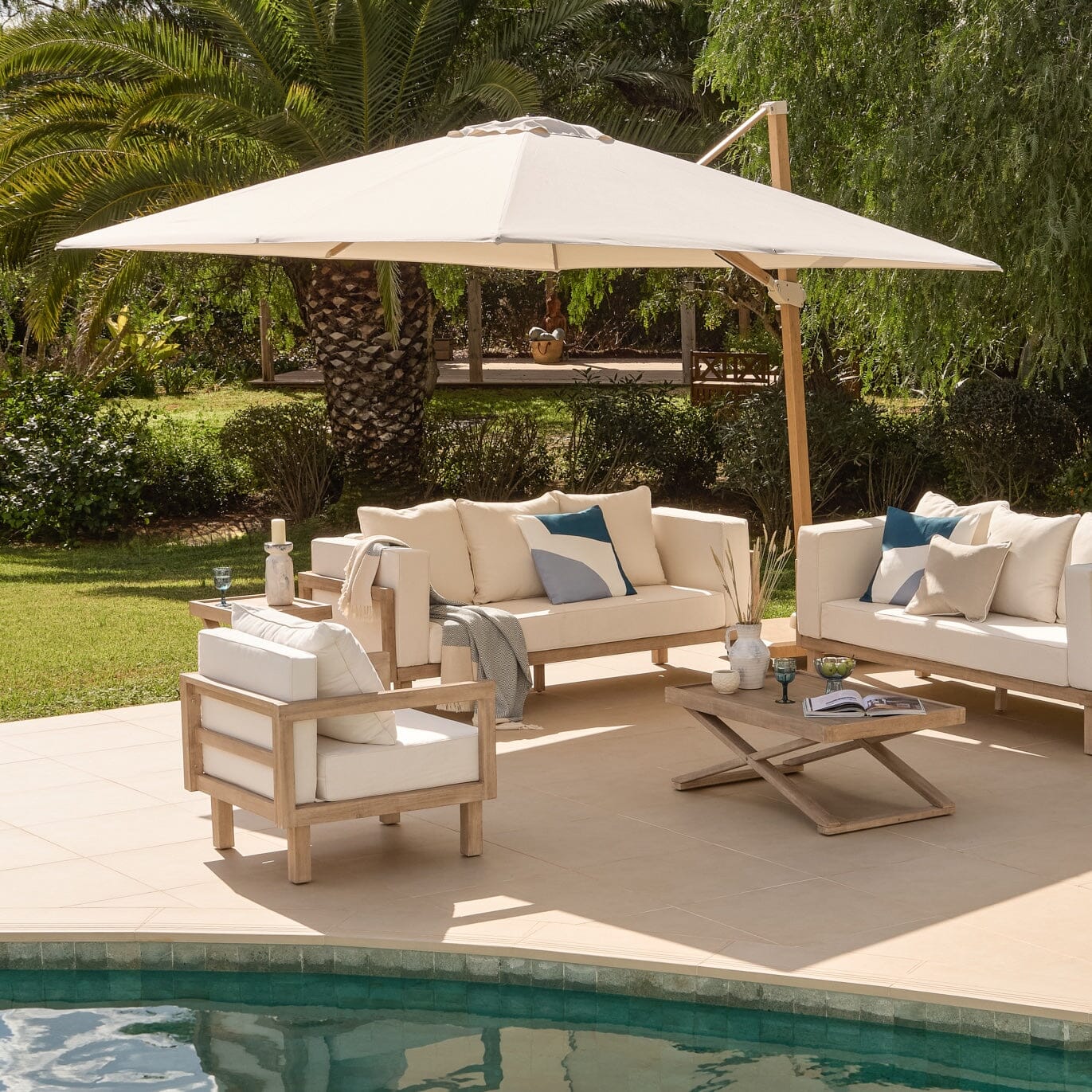 Ivory Cantilever LED Parasol - 3m - Laura James
