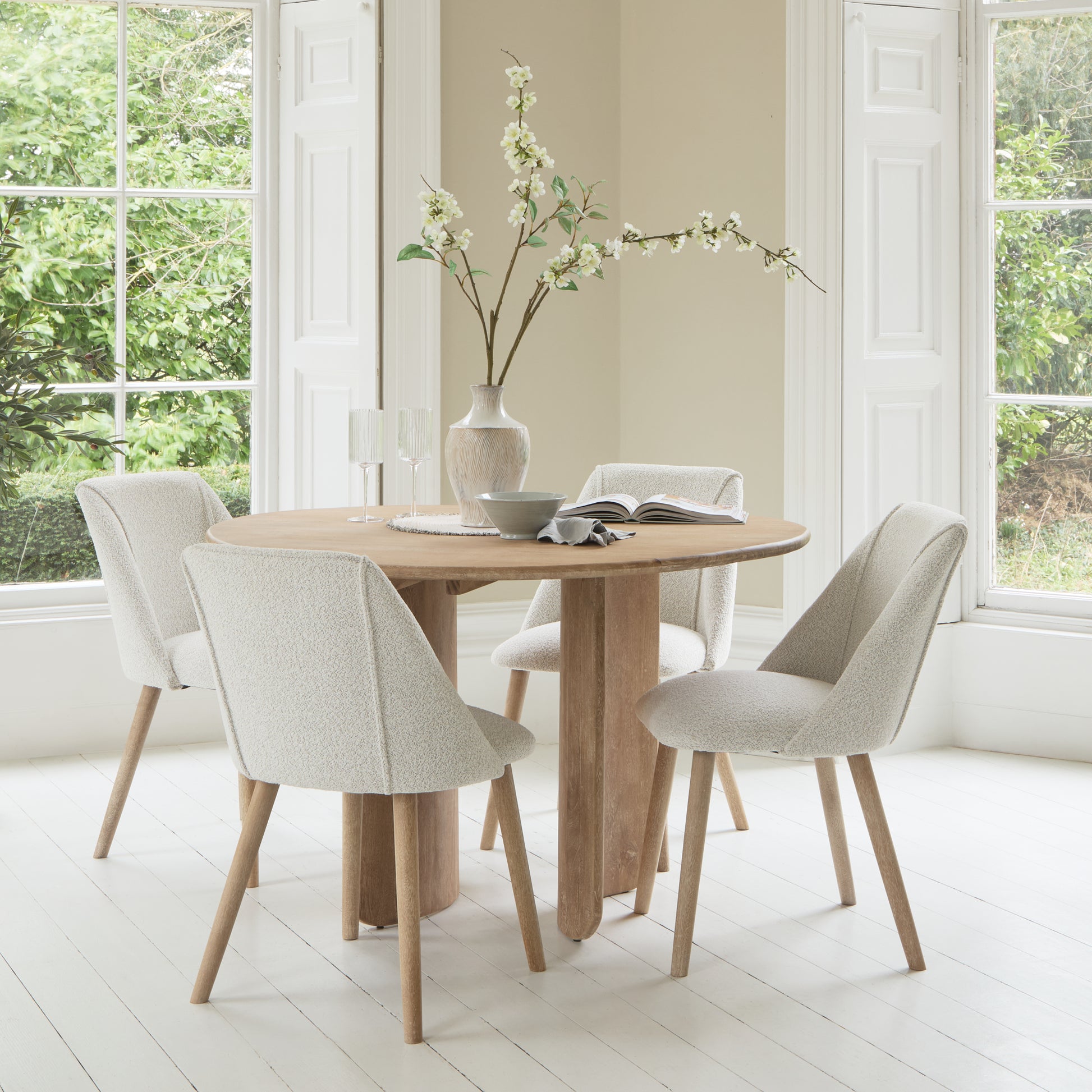 Imogen 120cm Chalked Mangowood  Round Dining Table Set - 4 Seater - Freya Oat Boucle Dining Chairs - Chalked Mangowood Legs - Laura James