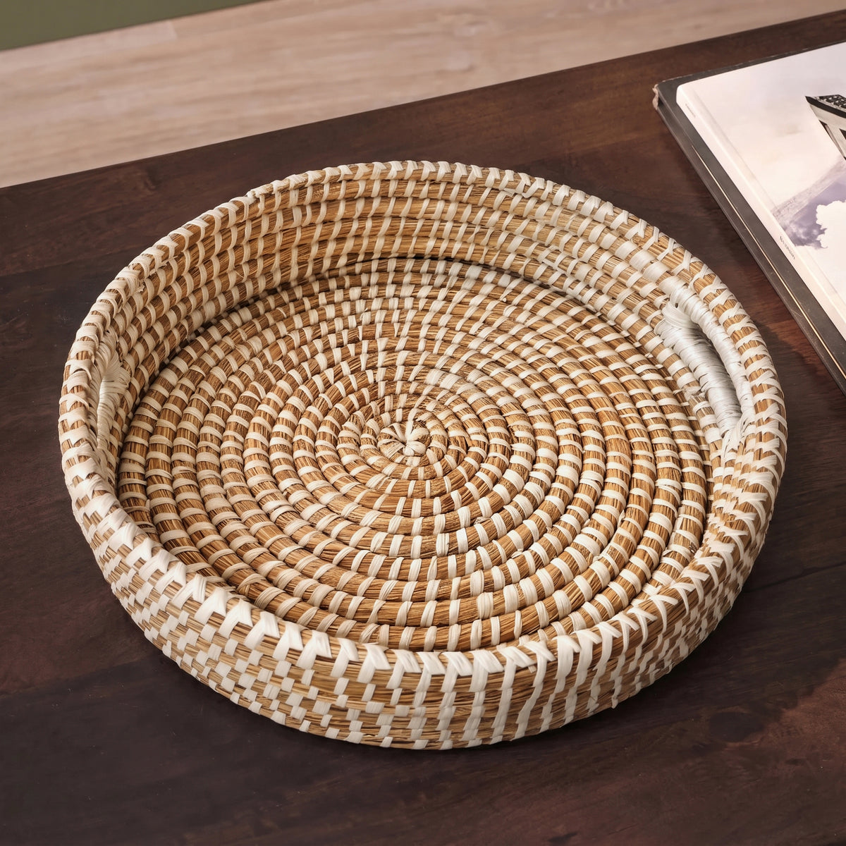 Kalna 35cm Round Sea Grass Tray - Natural
