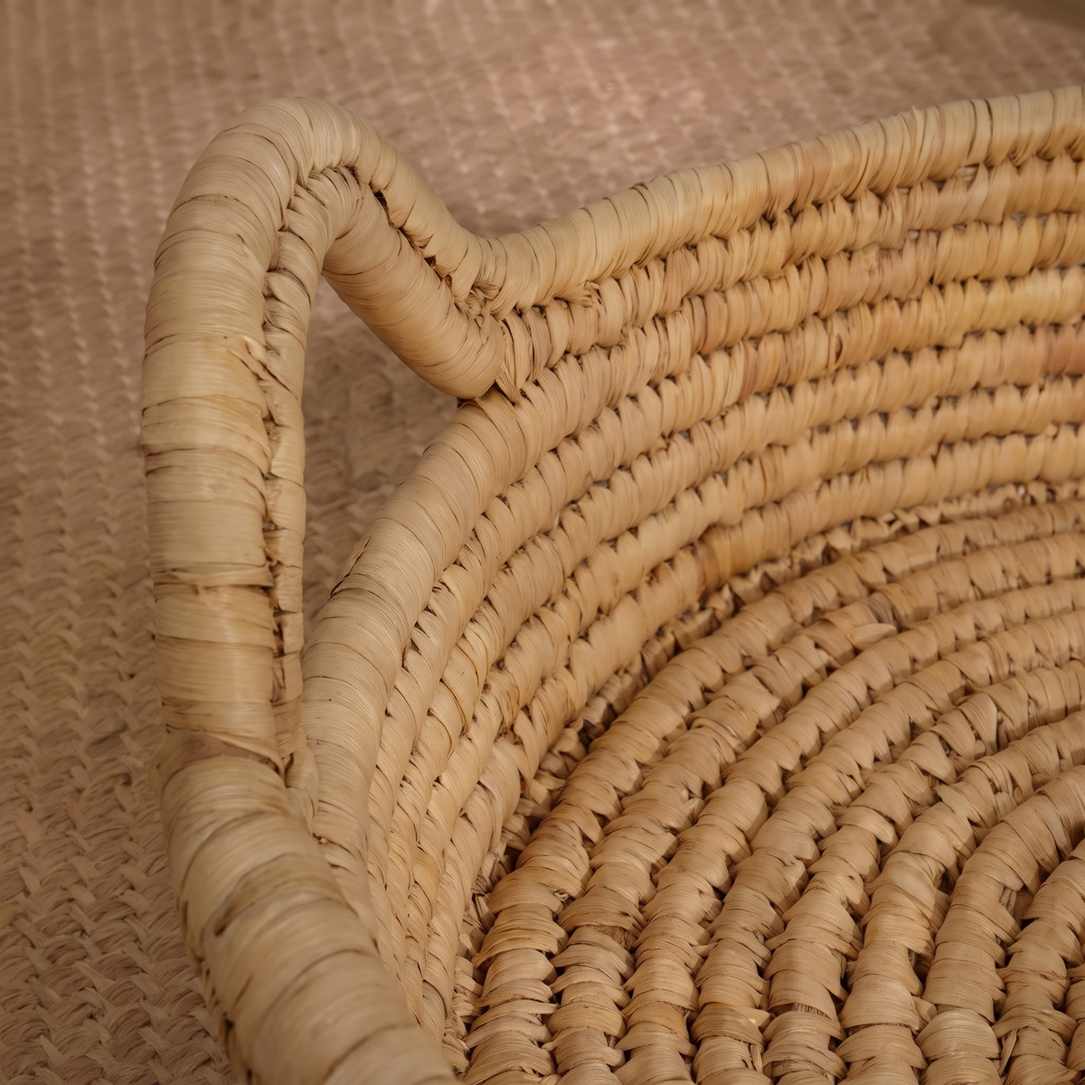 Kasheli 45cm Round Sea Grass Tray - Natural Date Leaf