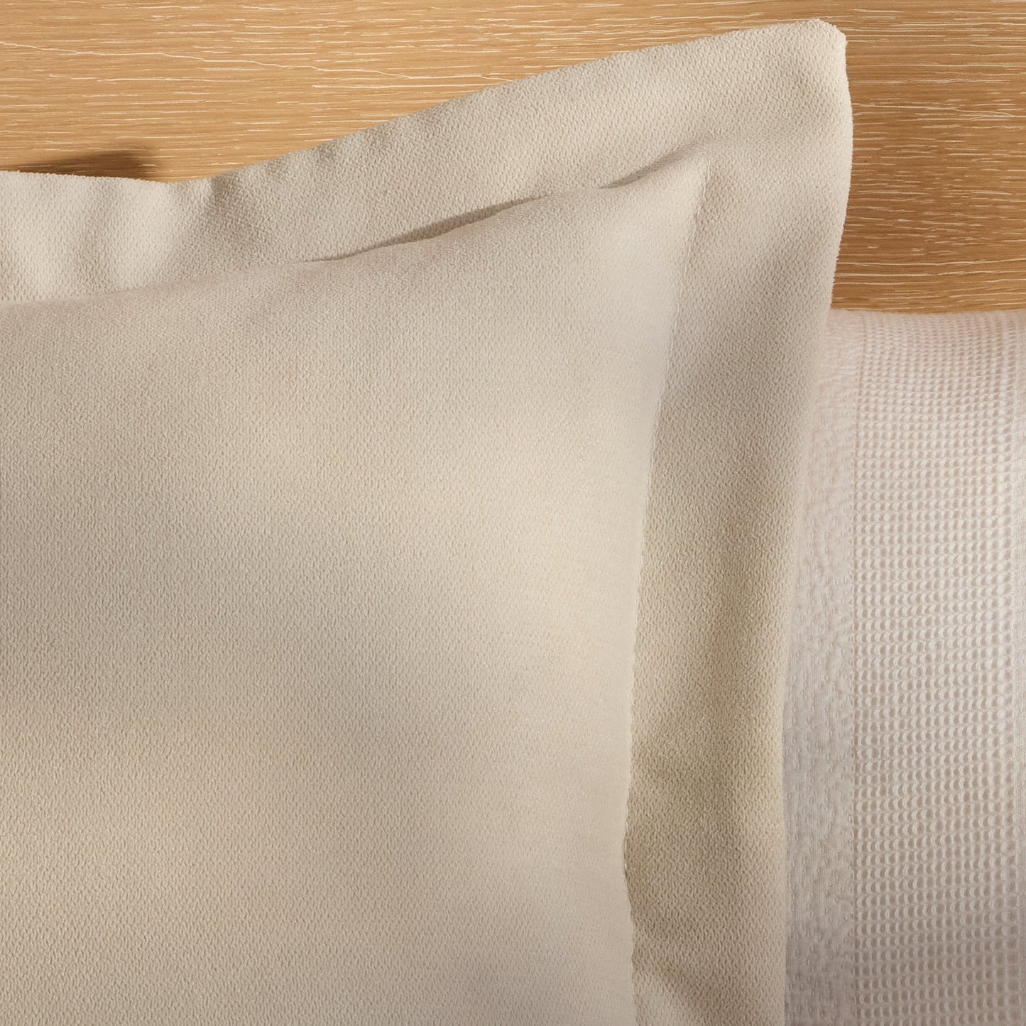 Ludney 50x50cm Cushion Cover - Ivory - Laura James