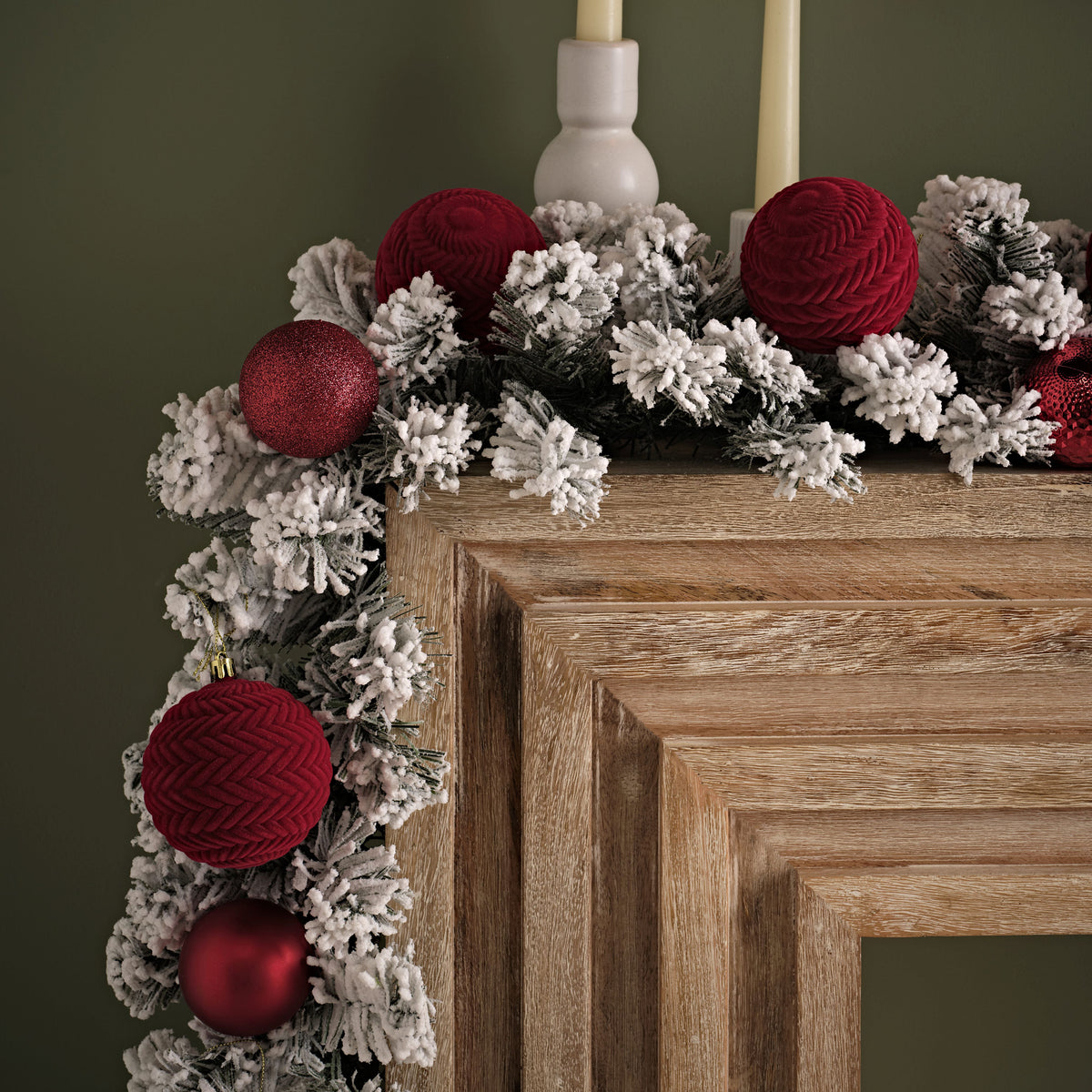 Norrbo 270cm Frosted Christmas Garland - Laura James 
