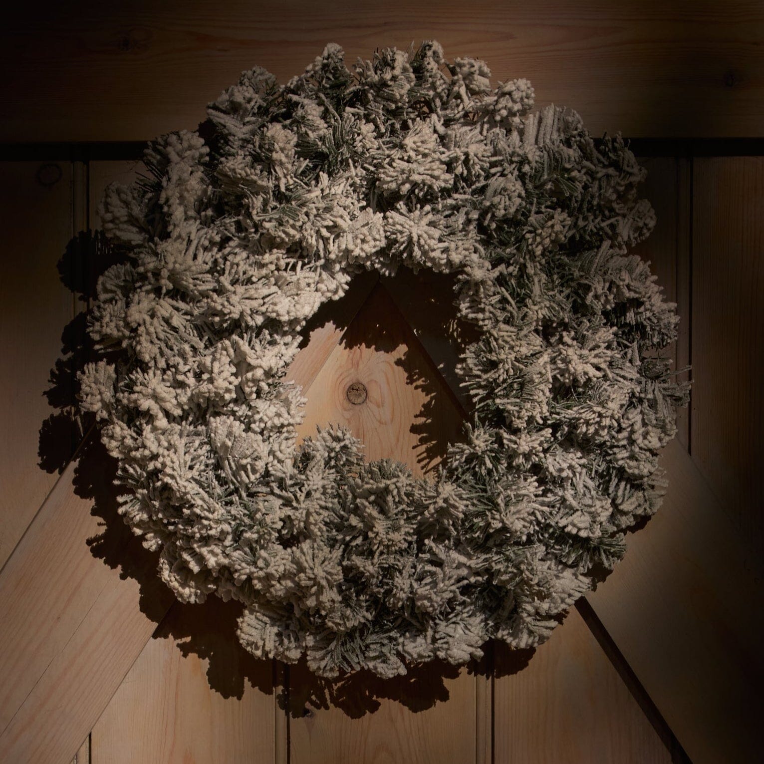Norrbo 50cm Frosted Christmas Wreath - Laura James 