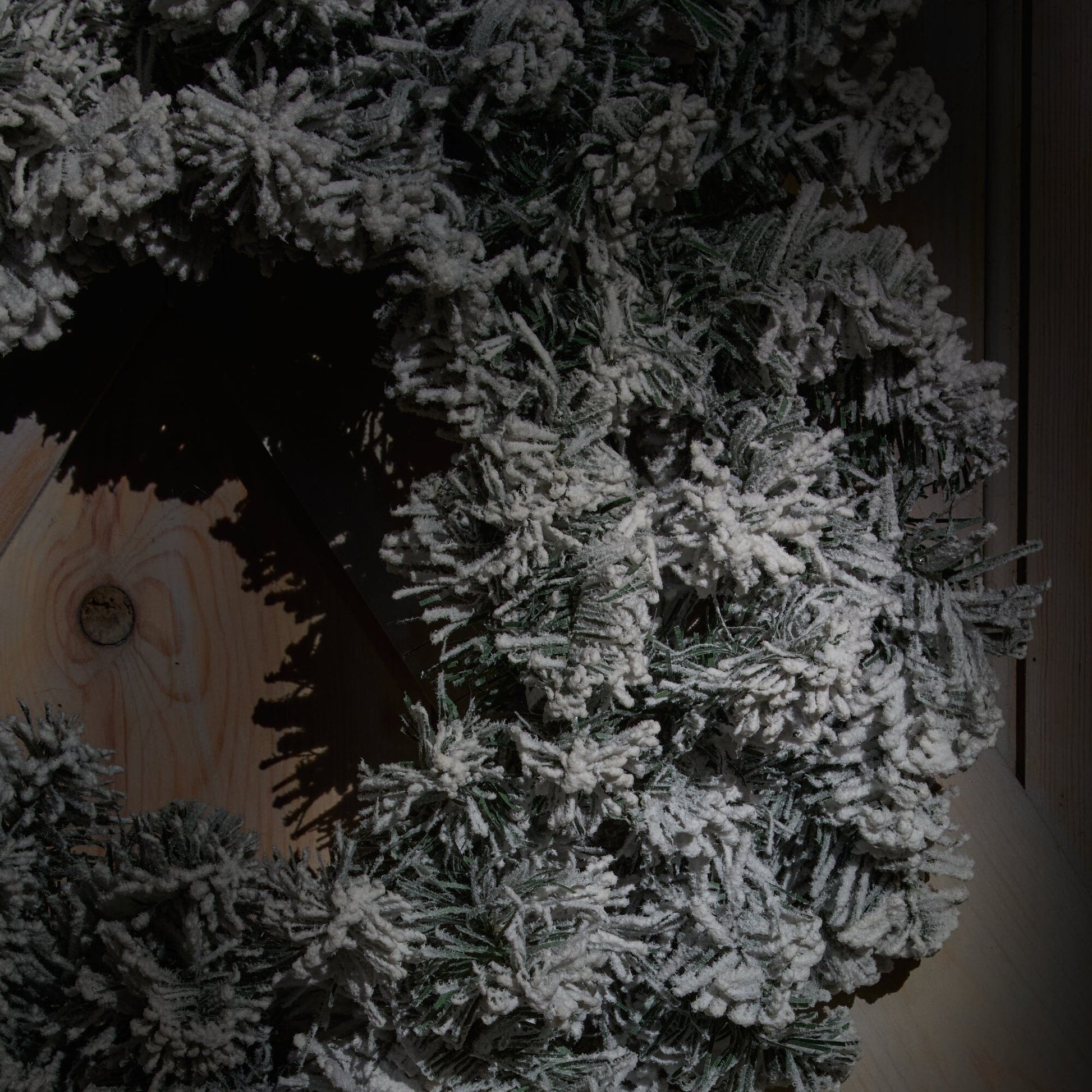 Norrbo 50cm Frosted Christmas Wreath - Laura James 