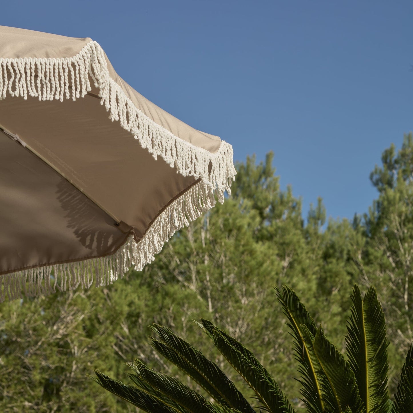 Oia Round Parasol 2m - Wooden Pole - Natural - Laura James