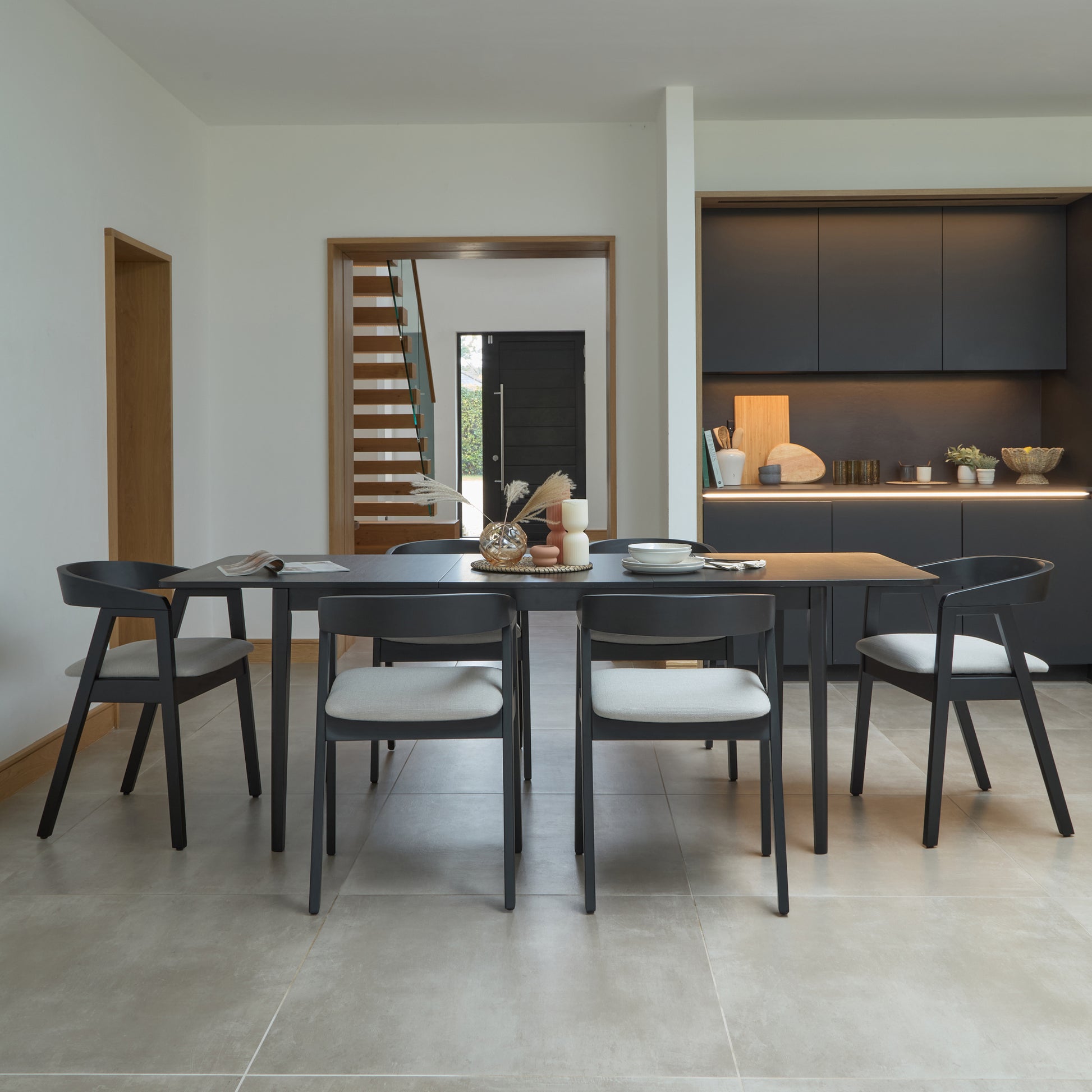 Paul_160-220cm_Extending_Dining_Table_Black_Oak_Ella_Carver_Black_Dining_Chairs_Fawn_Linen-91 - Laura James