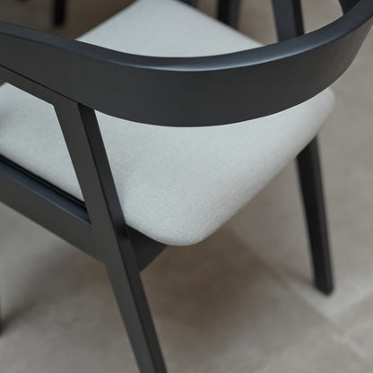 Paul_160-220cm_Extending_Dining_Table_Black_Oak_Ella_Carver_Black_Dining_Chairs_Fawn_Linen-91 - Laura James