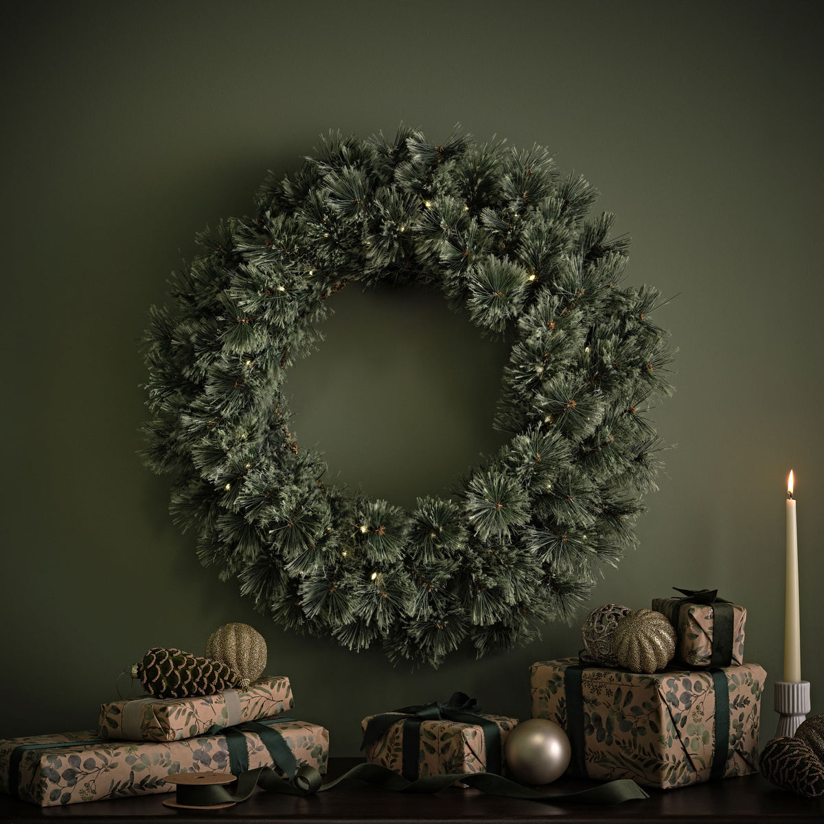 Sel 63cm Fir Wreath with LED Lights - Laura James 