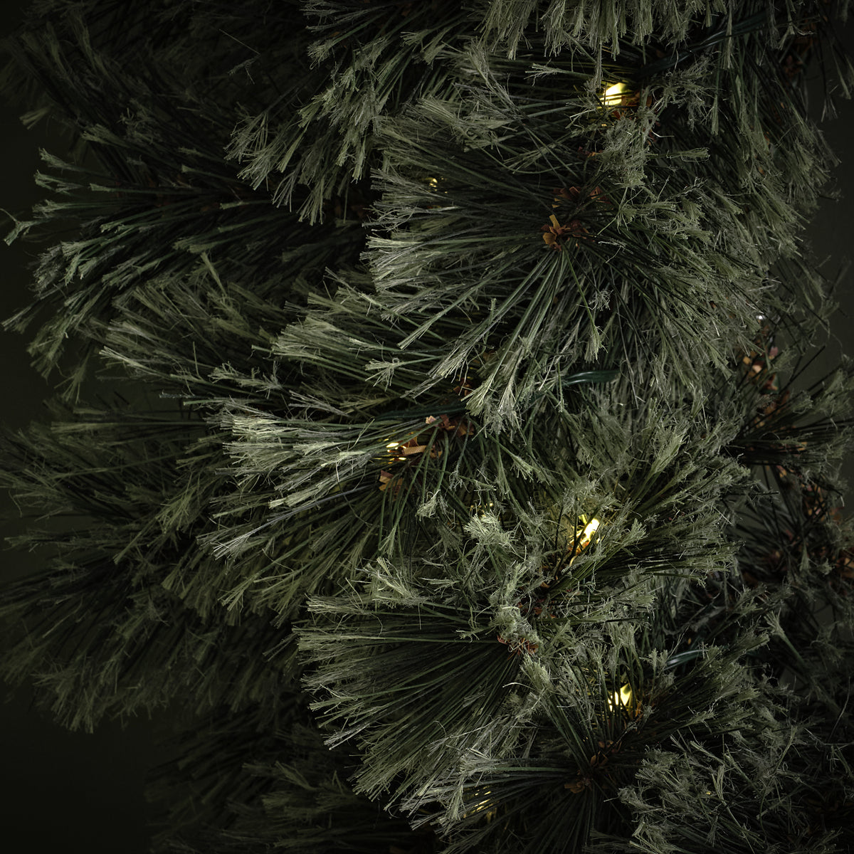 Sel 63cm Fir Wreath with LED Lights - Laura James 