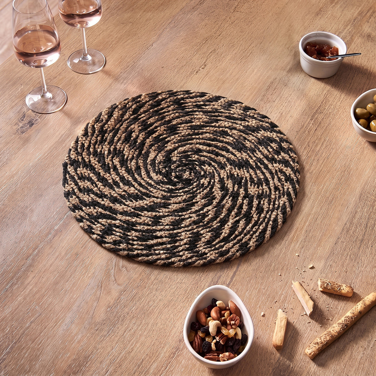 Satara 35cm Round Jute Placemats - Set of 4 - Whitewash & Black Marl