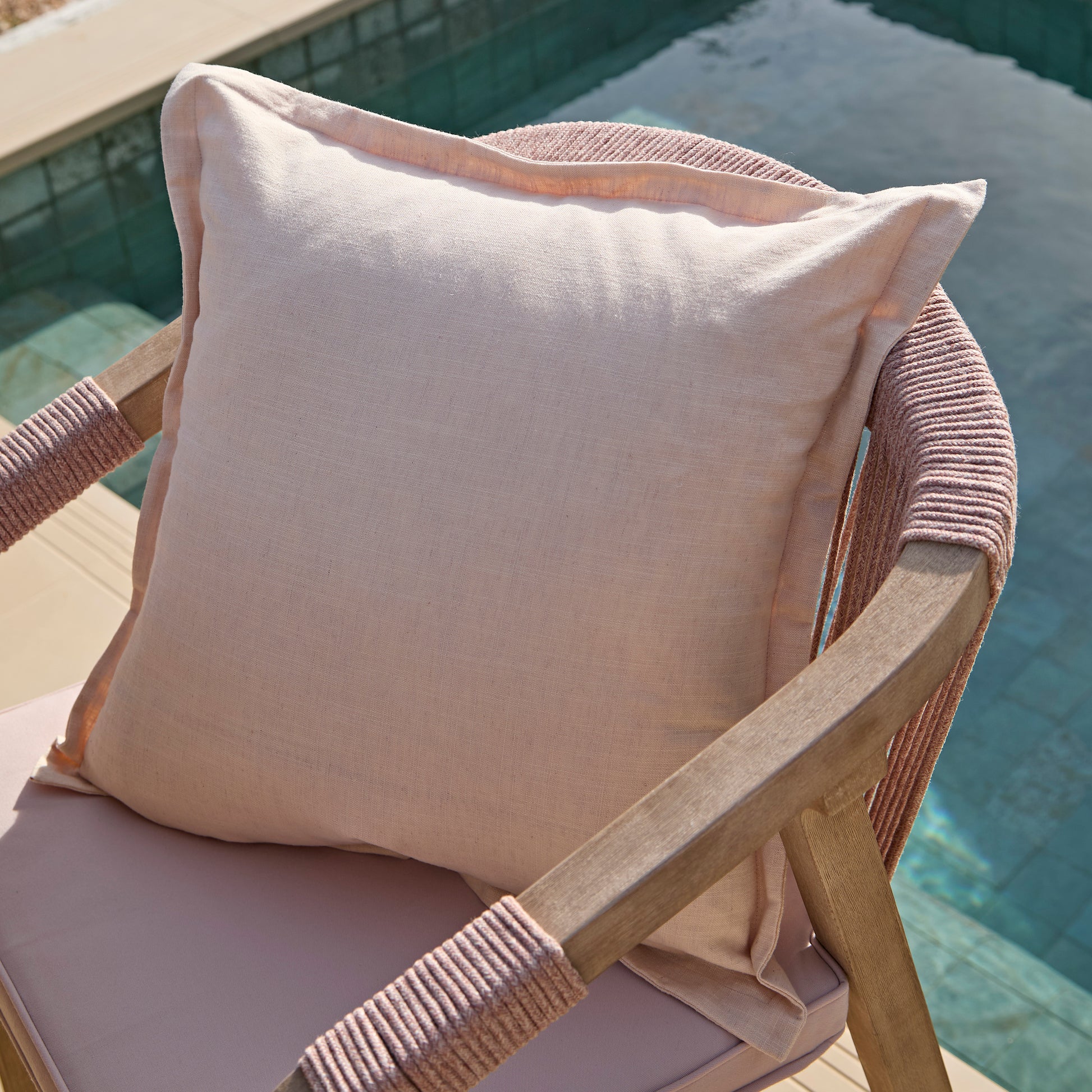 Shiro 4 Seater Round Wooden Garden Dining Set with Shiro Pink Rope Dining Chairs - 120cm - Laura James