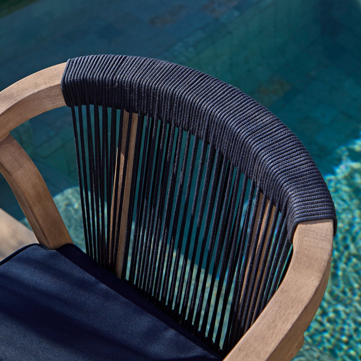 Shiro 4 Seater Round Wooden Garden Dining Set with Shiro Navy Rope Dining Chairs - 120cm - Laura James