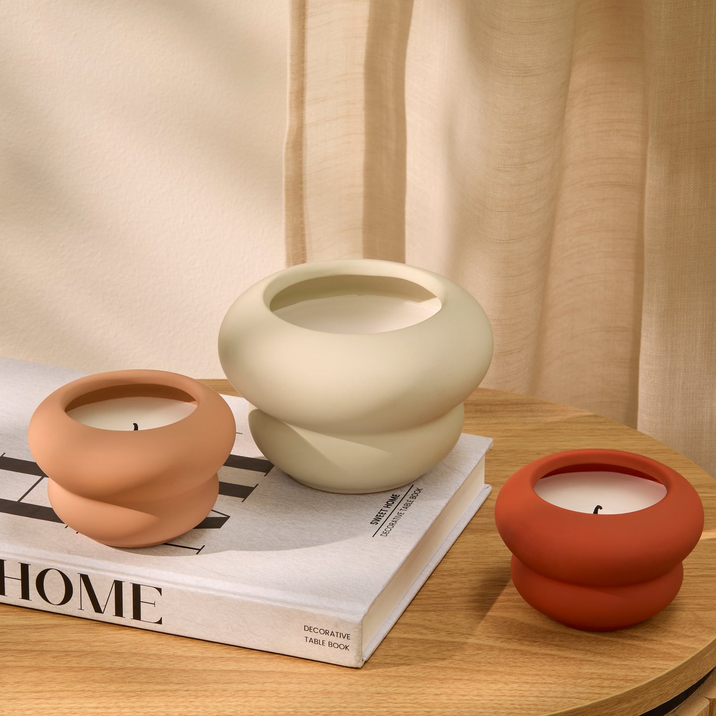 Surbiton_Single_Wick_13cm_Ceramic_Candle_Oud_Wood_and_Rose_Scent_in_Clay-2 - Laura James