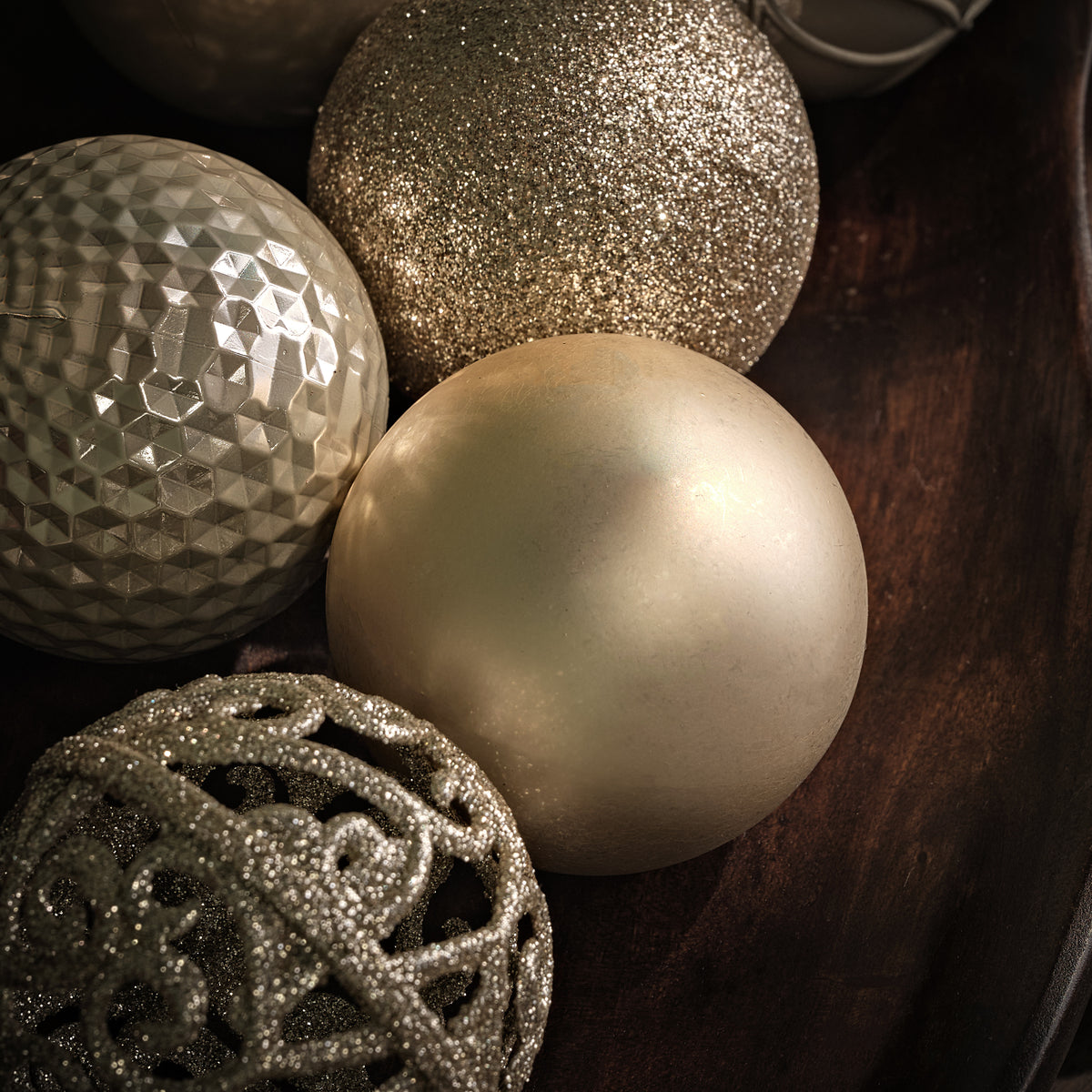 Valen Shatterproof Mixed Baubles - Set of 37 - Pearl Gold