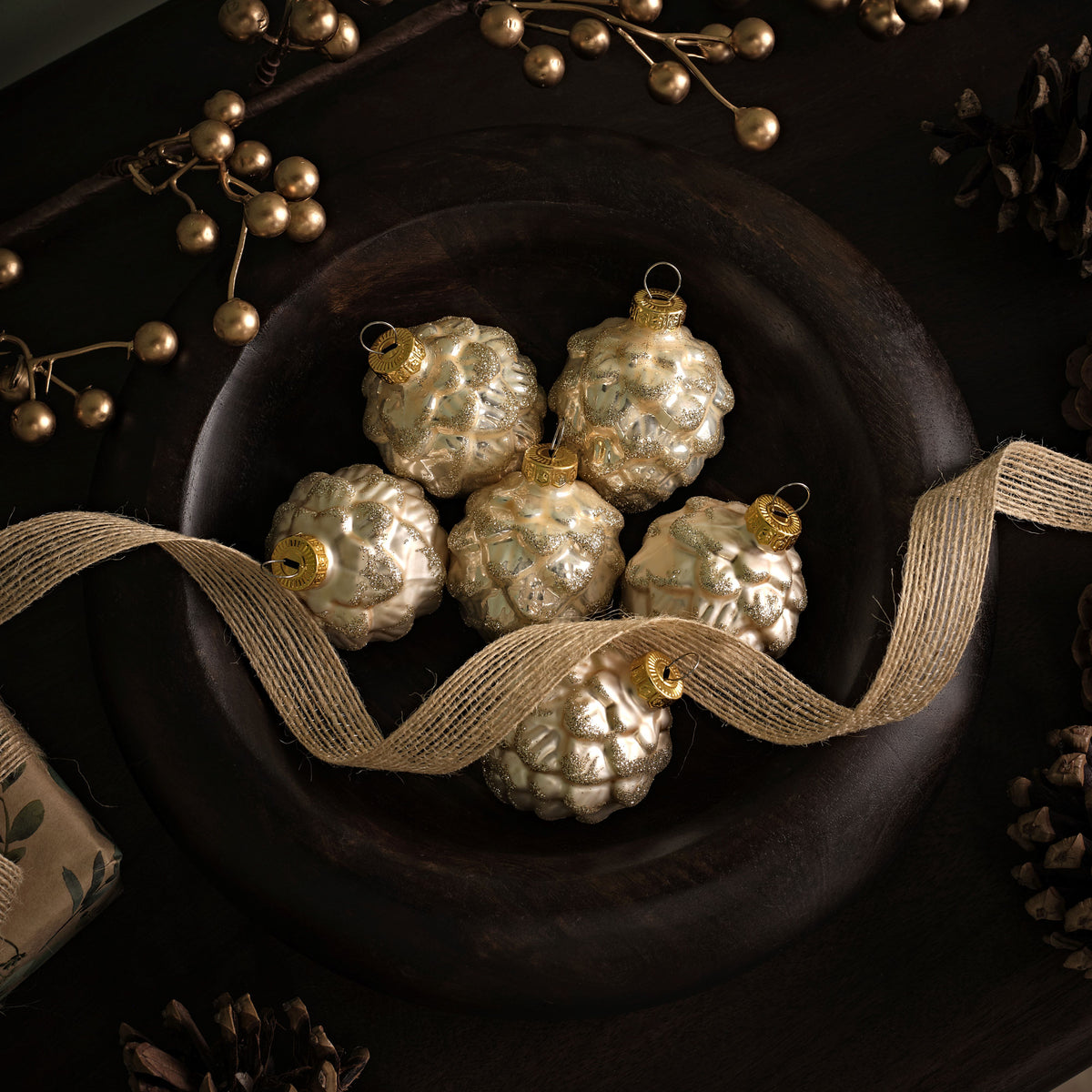 Varde 7cm Glass Pinecone Baubles - Set of 6 - Pearl Gold