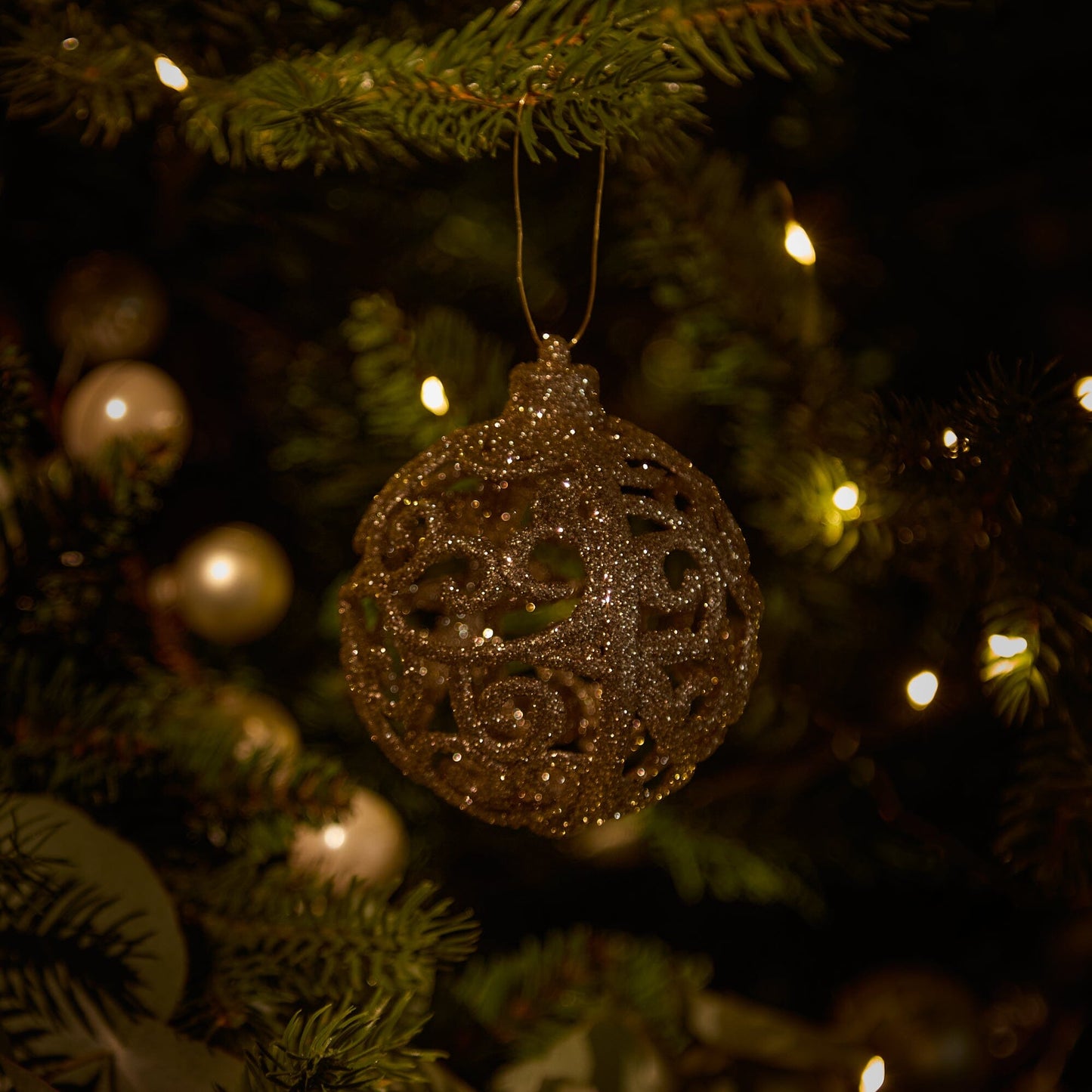 Valen Shatterproof 8cm Mixed Baubles - Set of 16 - Pearl Gold - Laura James
