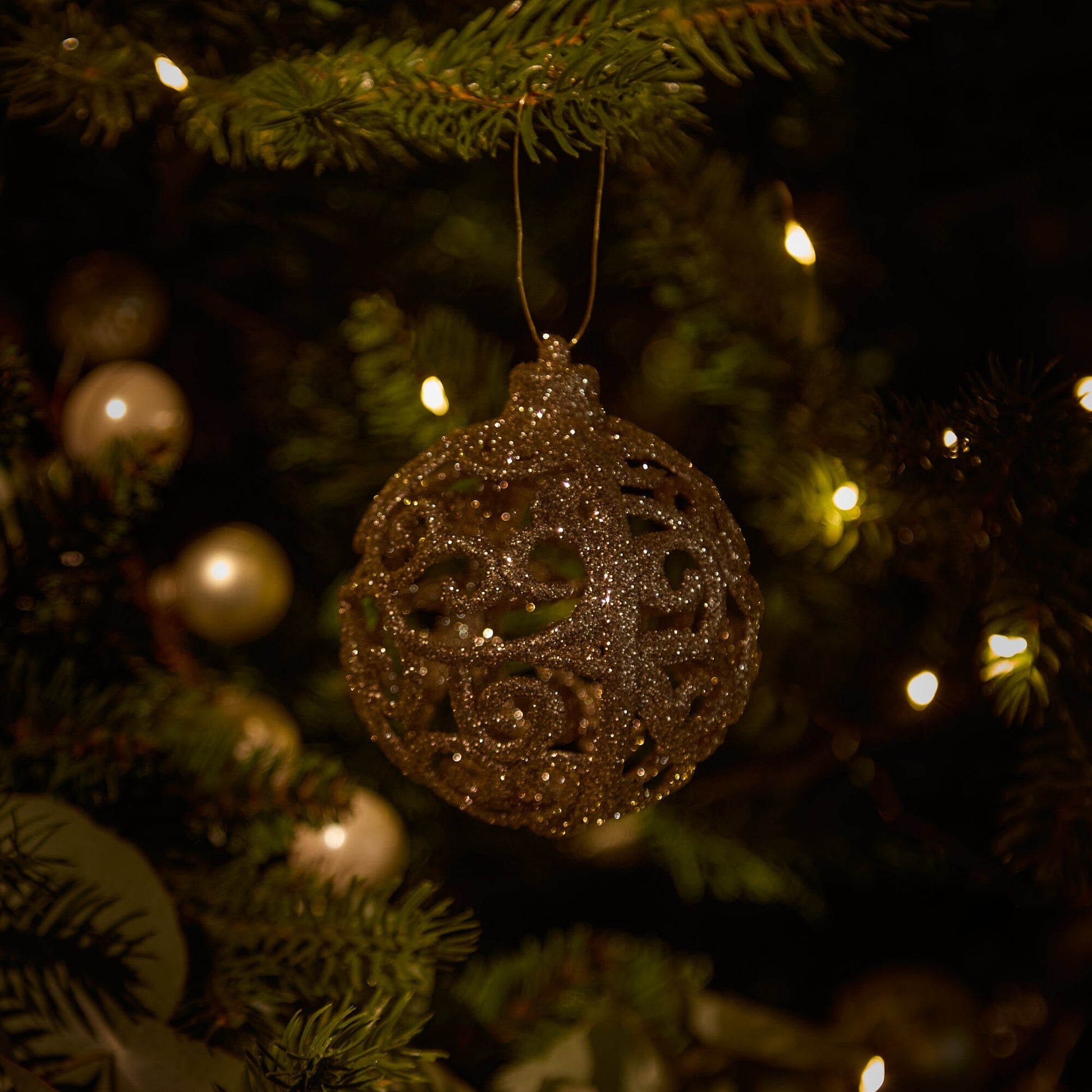 Valen Shatterproof 8cm Mixed Baubles - Set of 16 - Pearl Gold - Laura James