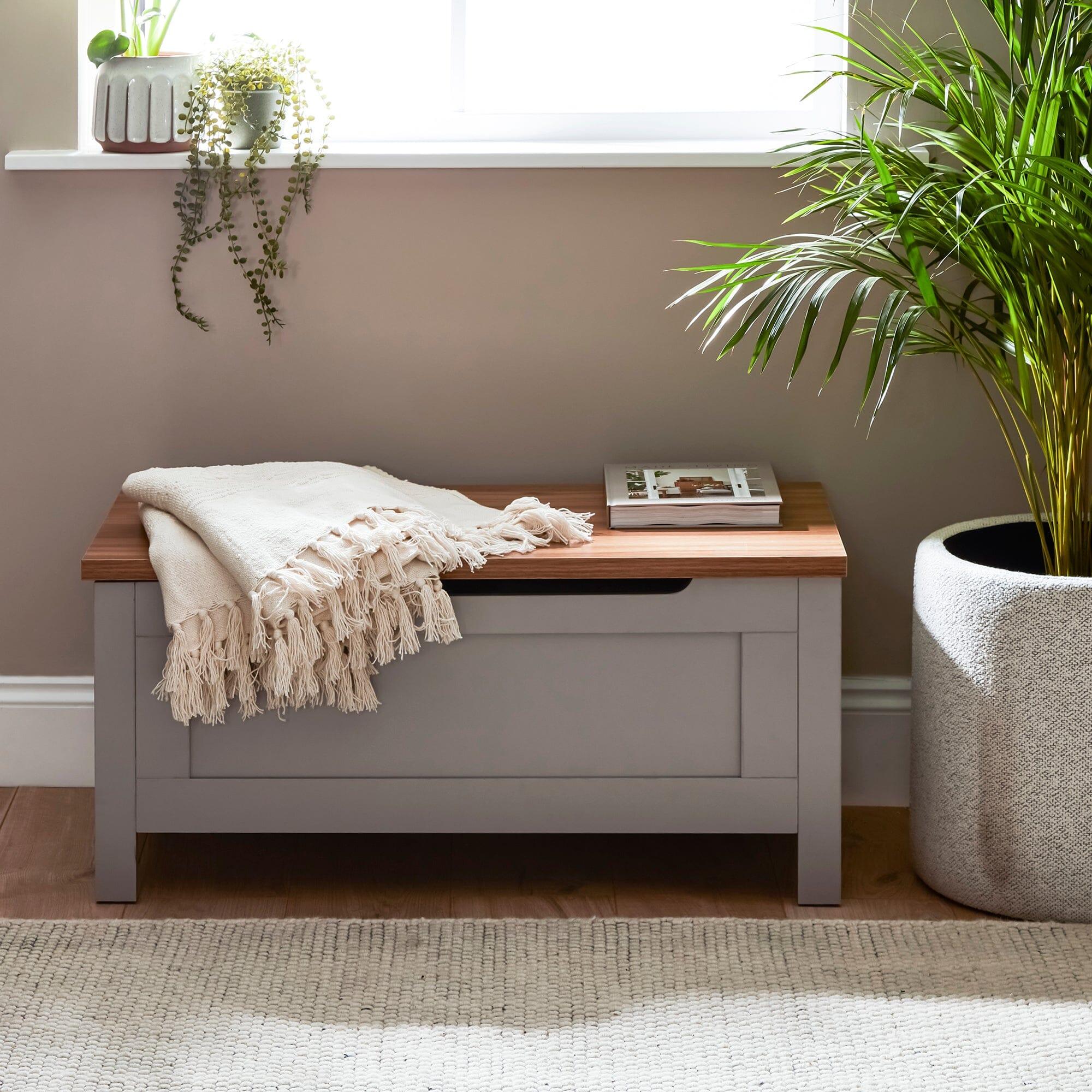 The blanket box 2025