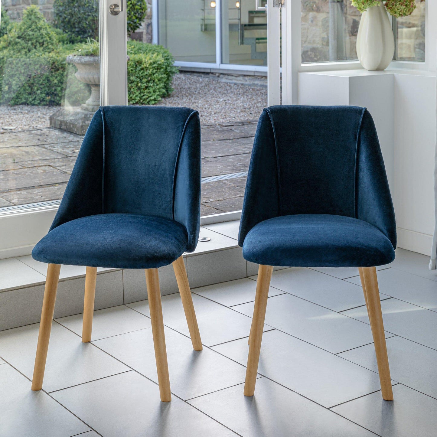 Ella 160cm Pale Oak Dining Table Set - 6 Seater - 4 Freya Dining Chairs with 2 Freya Armchairs - Ink Blue with Pale Oak Legs