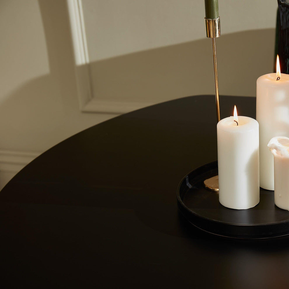 Lua extendable dining table - noir black - Laura James