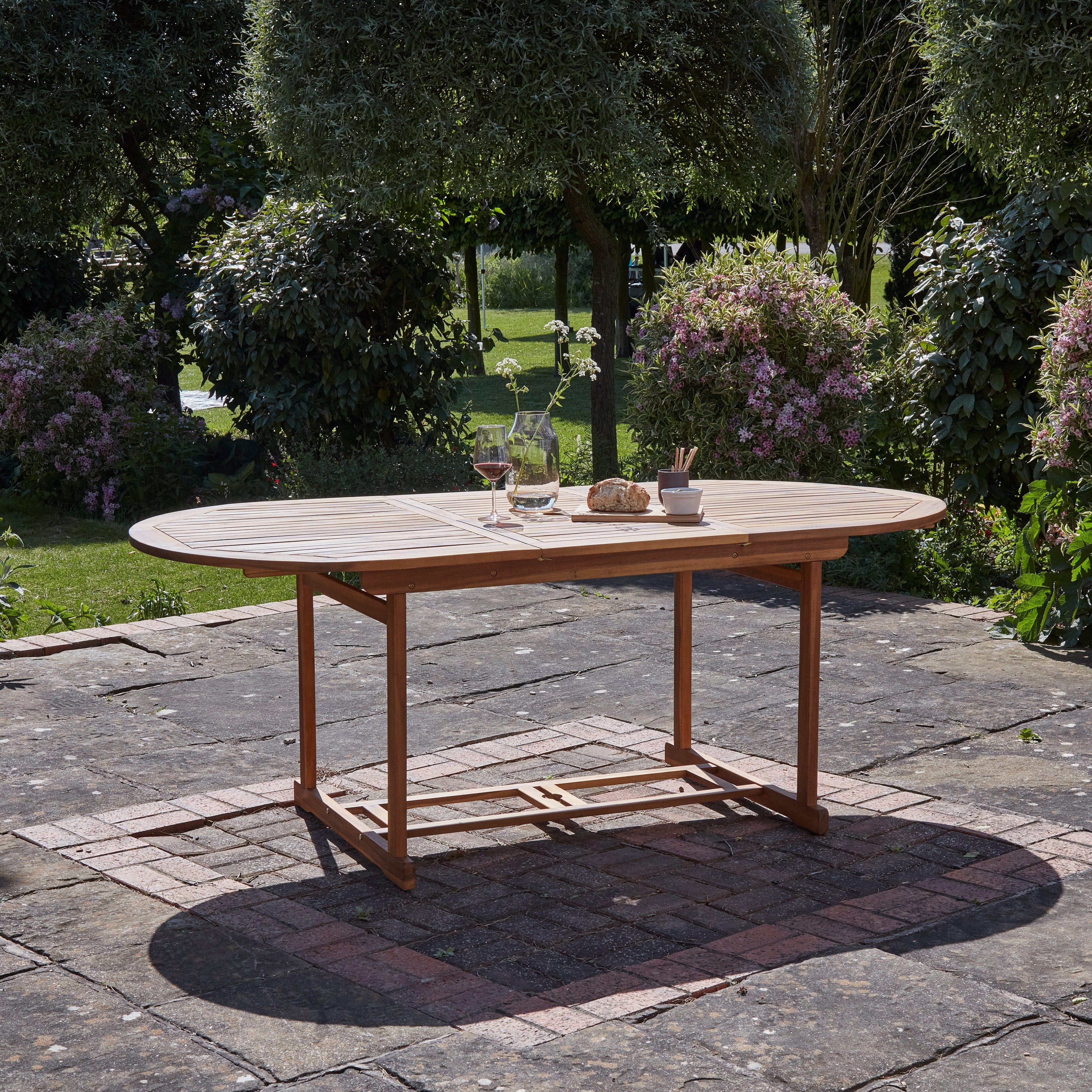 Outlet - Oakley Extendable Wooden Garden Table - Laura James