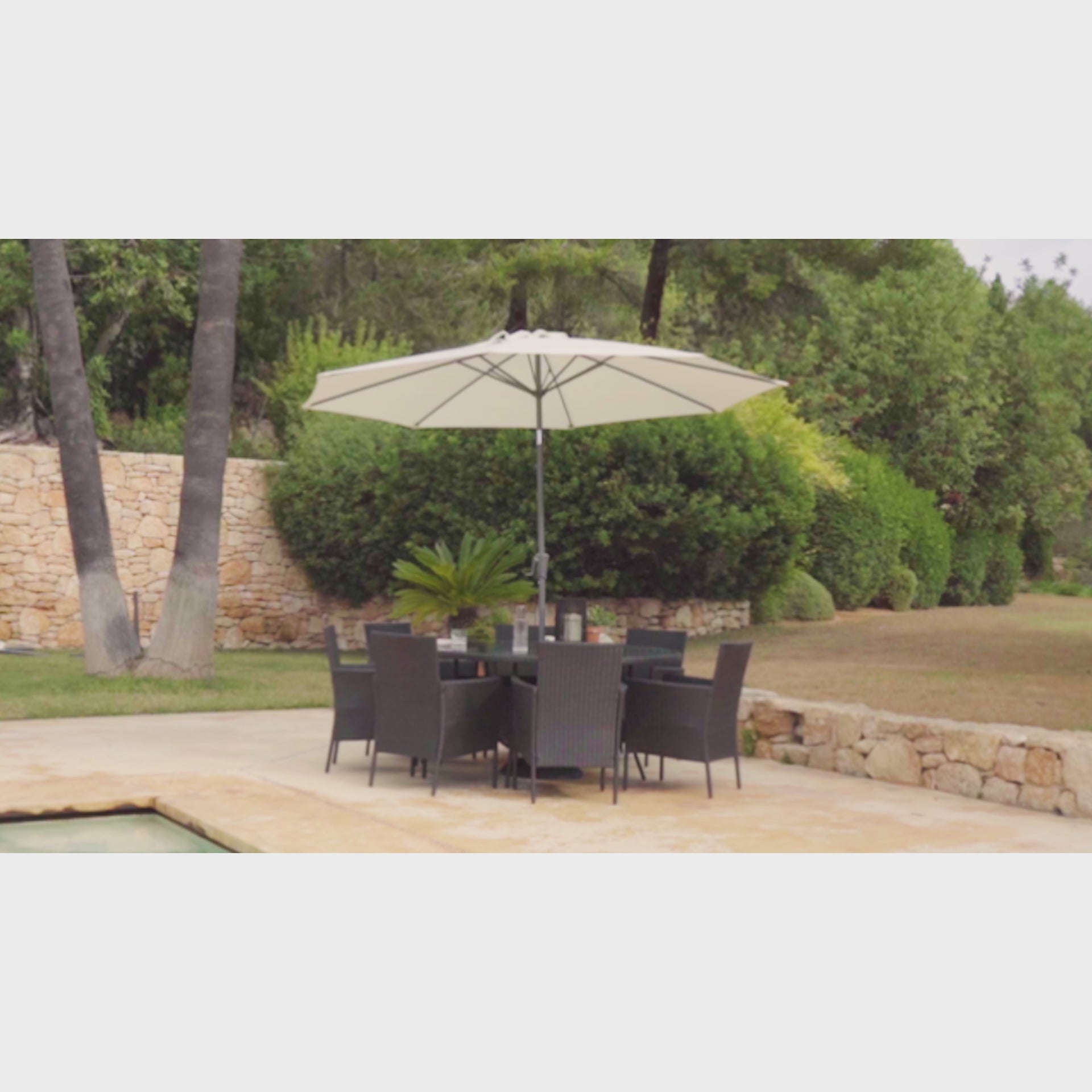 8 Seater Rattan Round Dining Set with Parasol - Rattan Garden Furniture - Black - Laura James