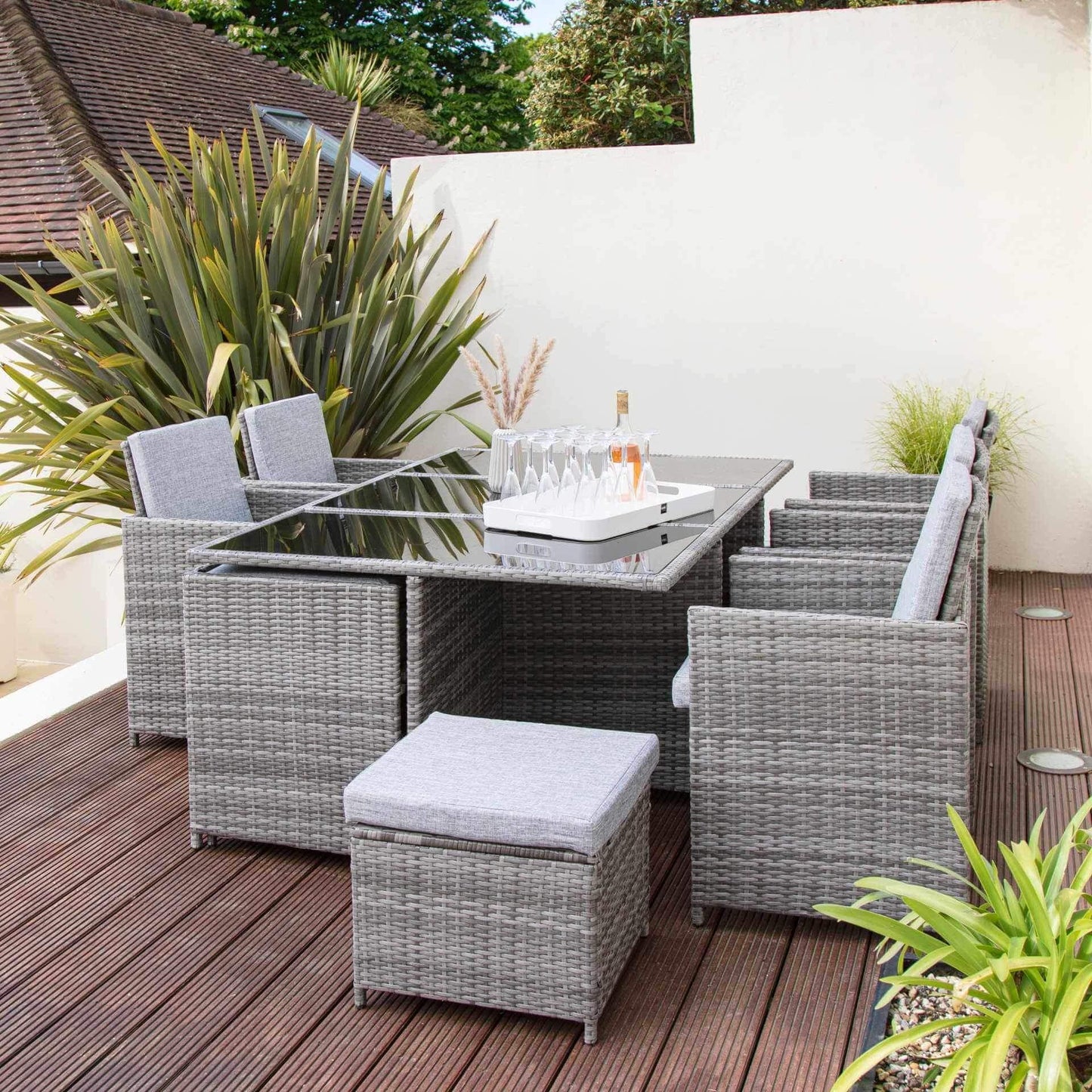 10 Seat Rattan Cube Outdoor Dining Set with Premium Parasol and Parasol Rain Cover - Grey Weave - Laura James