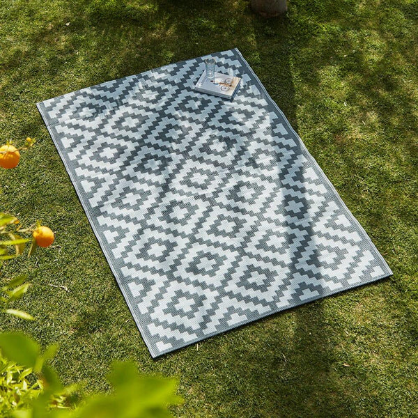 Geometric outdoor rug discount