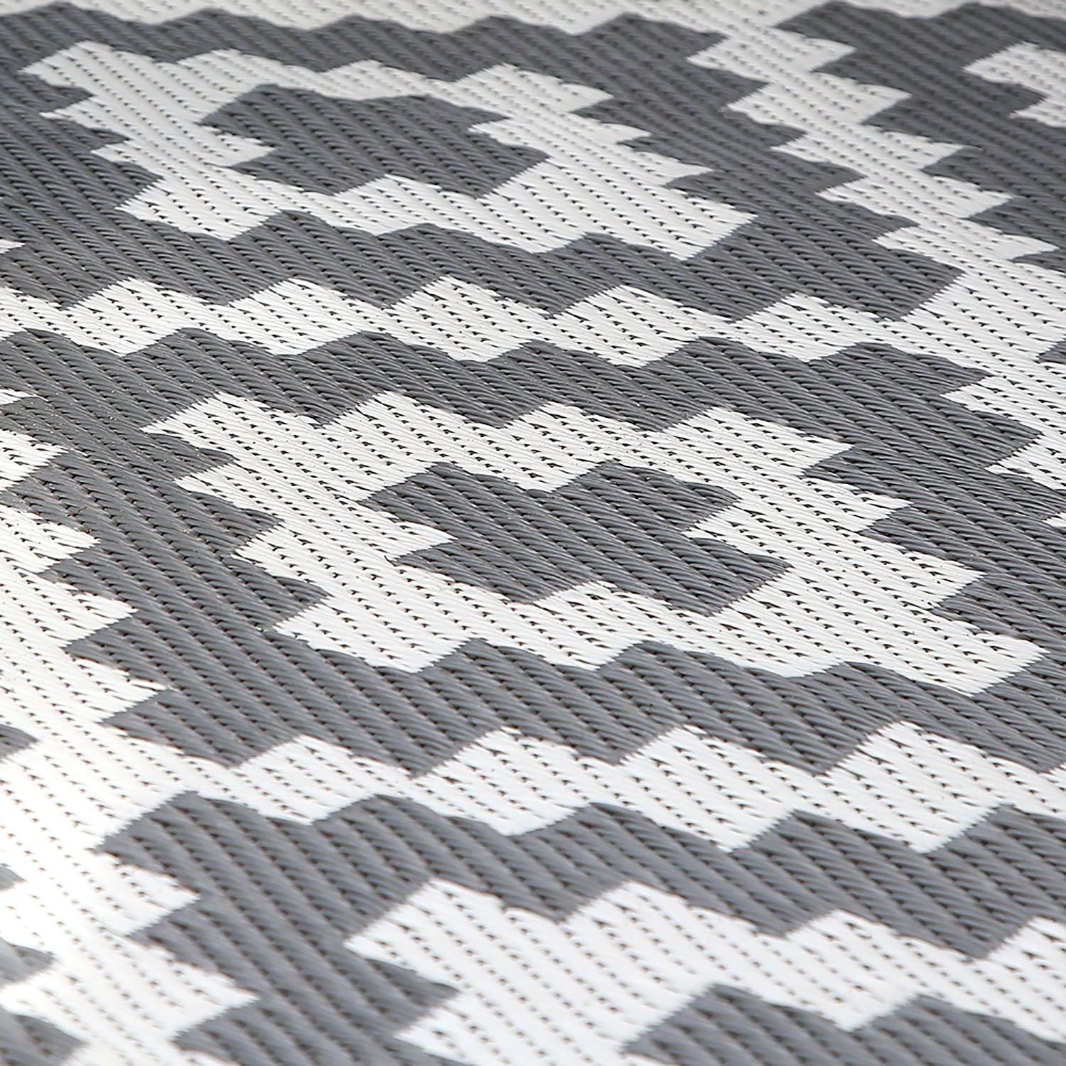 Outdoor Rug - 160cm x 230cm - woven - geometric print - Laura James