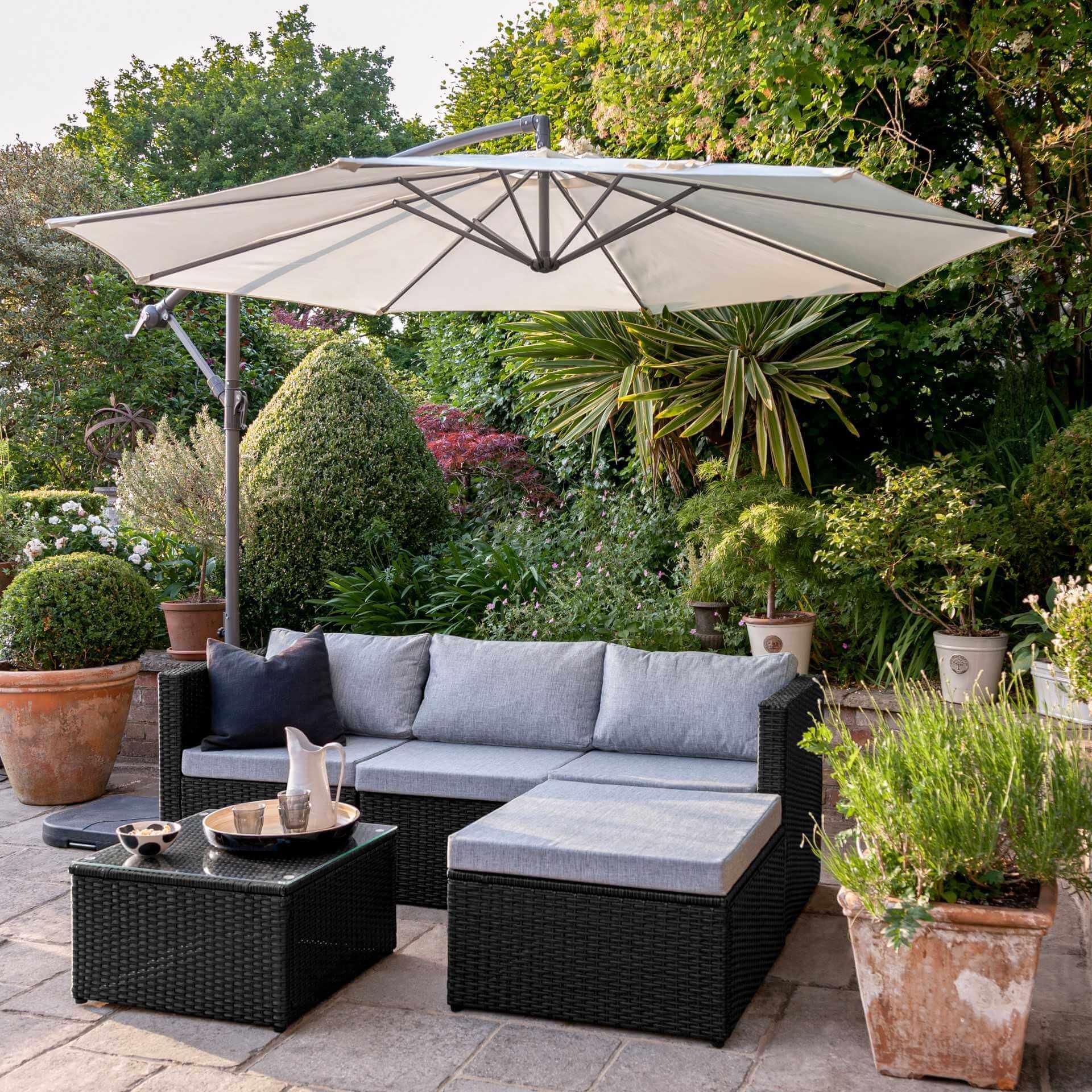 Weston 4 Seater Rattan Garden Corner Sofa Set Cream Lean Over Parasol & Base Weave